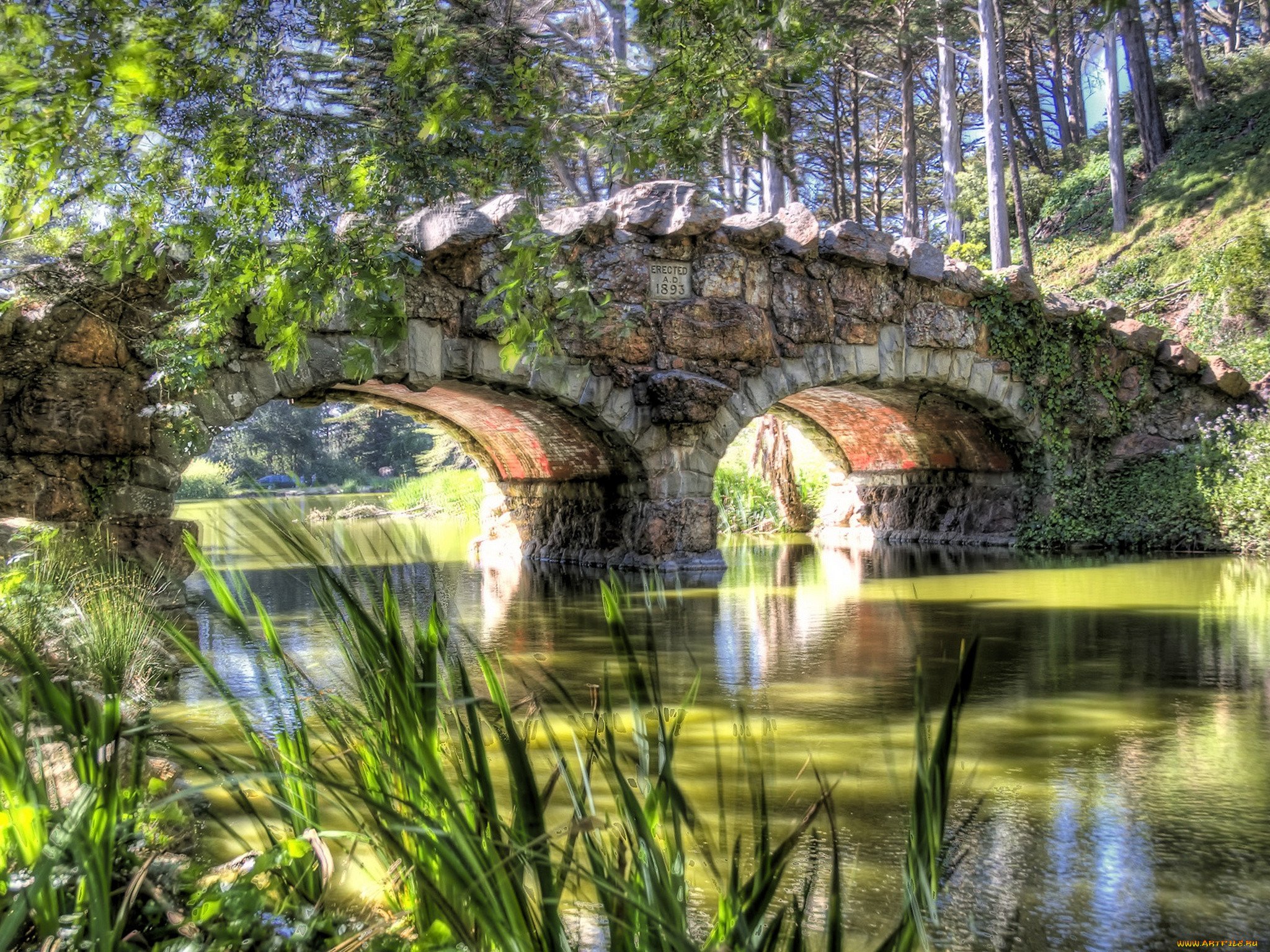 Мир фуллов. Каменный мост. Пейзаж с мостиком. Пейзаж с мостом. Старые мосты в лесу.